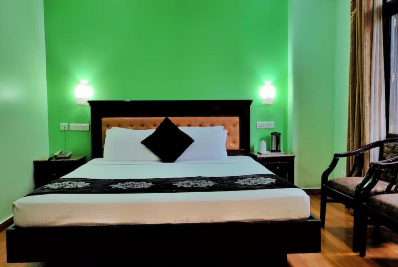 Hotel Marc Shimla Eksteriør billede