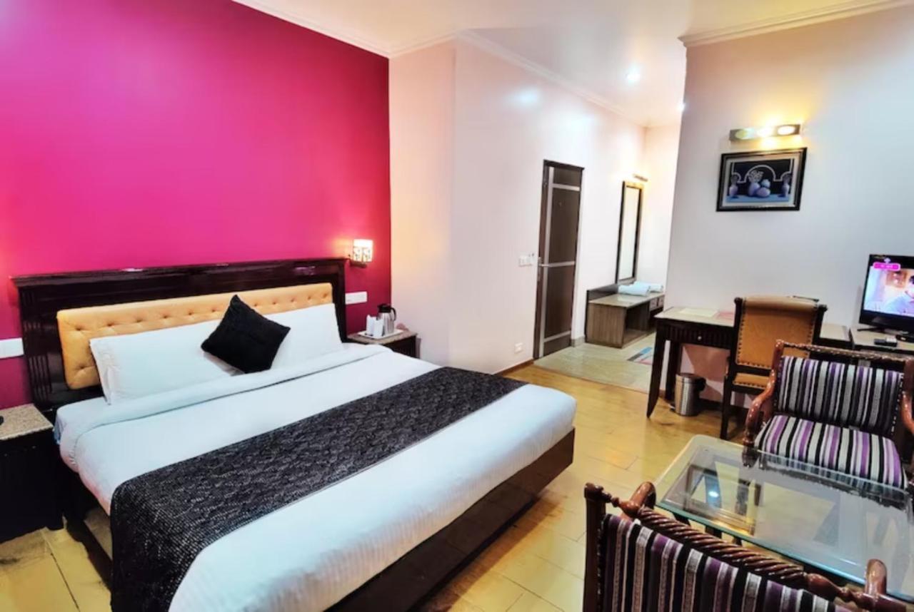 Hotel Marc Shimla Eksteriør billede