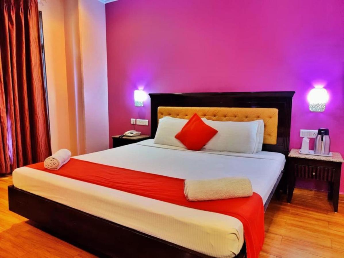 Hotel Marc Shimla Eksteriør billede