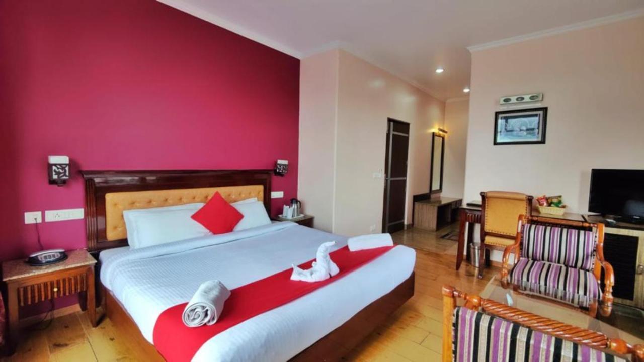 Hotel Marc Shimla Eksteriør billede