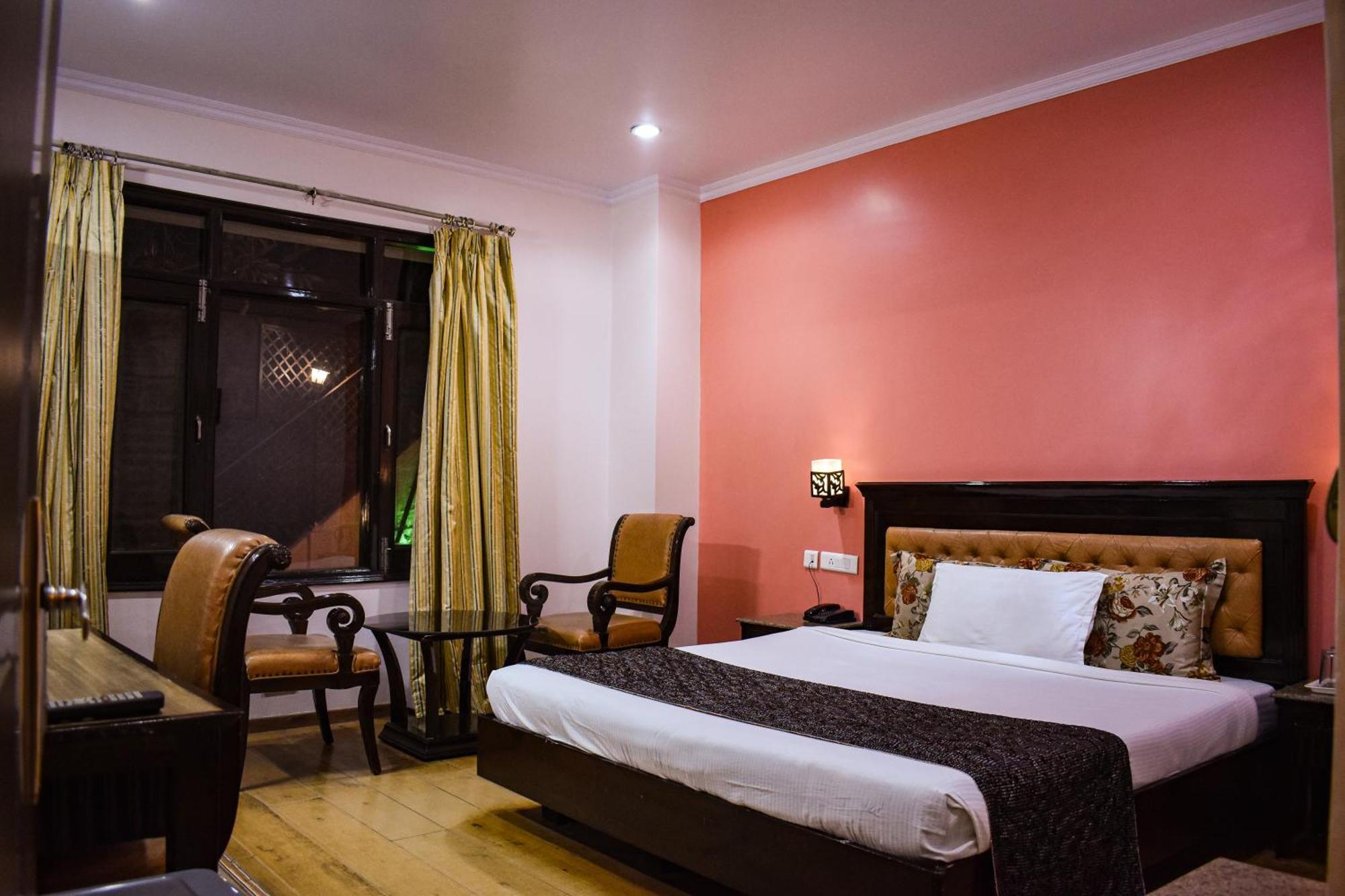 Hotel Marc Shimla Eksteriør billede