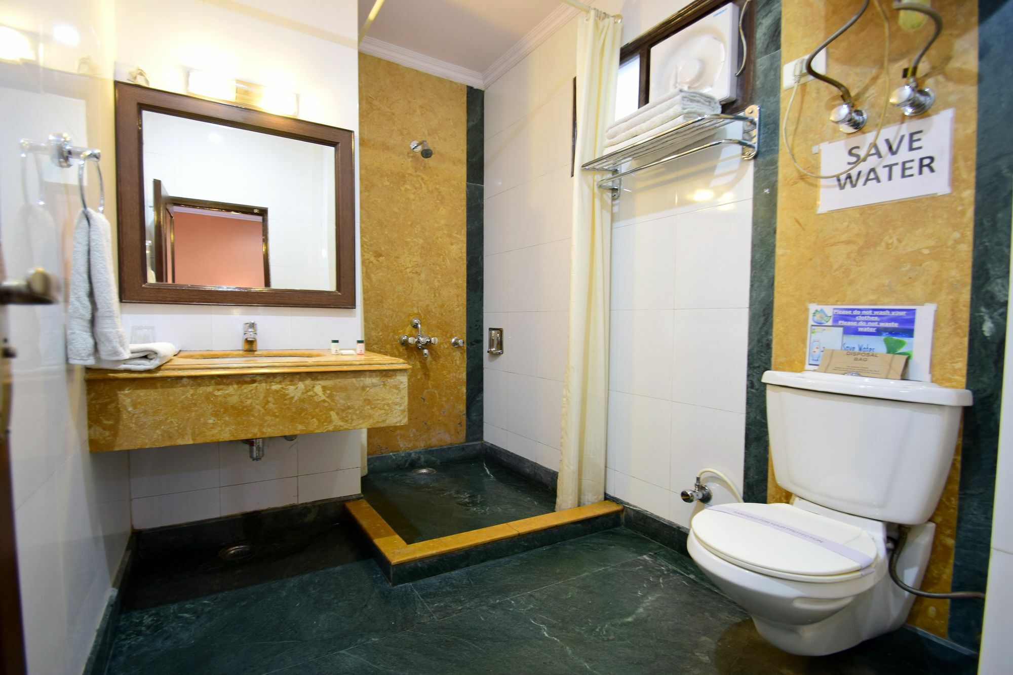 Hotel Marc Shimla Eksteriør billede